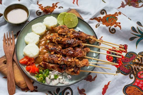 Menjelajahi Lezatnya Hidangan Ayam Dunia: Sate Ponorogo dari Indonesia Masuk Daftar