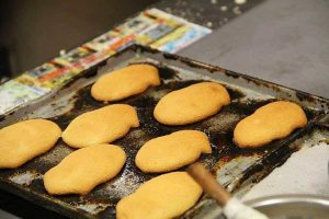 Resep Kuih Bahulu Empuk dan Legit