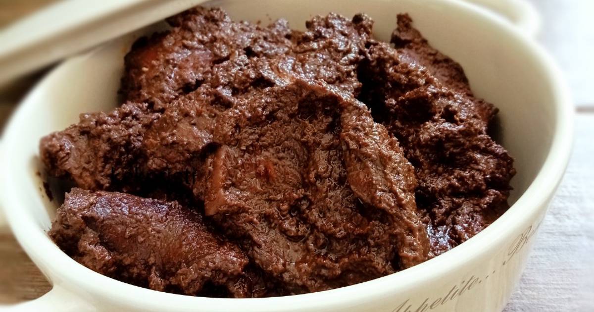 Resep Rendang Hitam Padang: Kelezatan Pekat Rempah yang Menggugah Selera