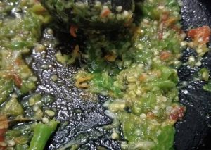 Cara Membuat Sambal Cabai dan Tomat Hijau