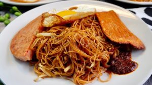 Bihun Goreng Hong Kong (Hong Kong-style Fried Vermicelli)