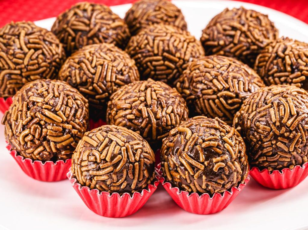 Resep Bola-Bola Cokelat Lembut: Camilan Manis ala Brasil untuk Sore yang Hangat