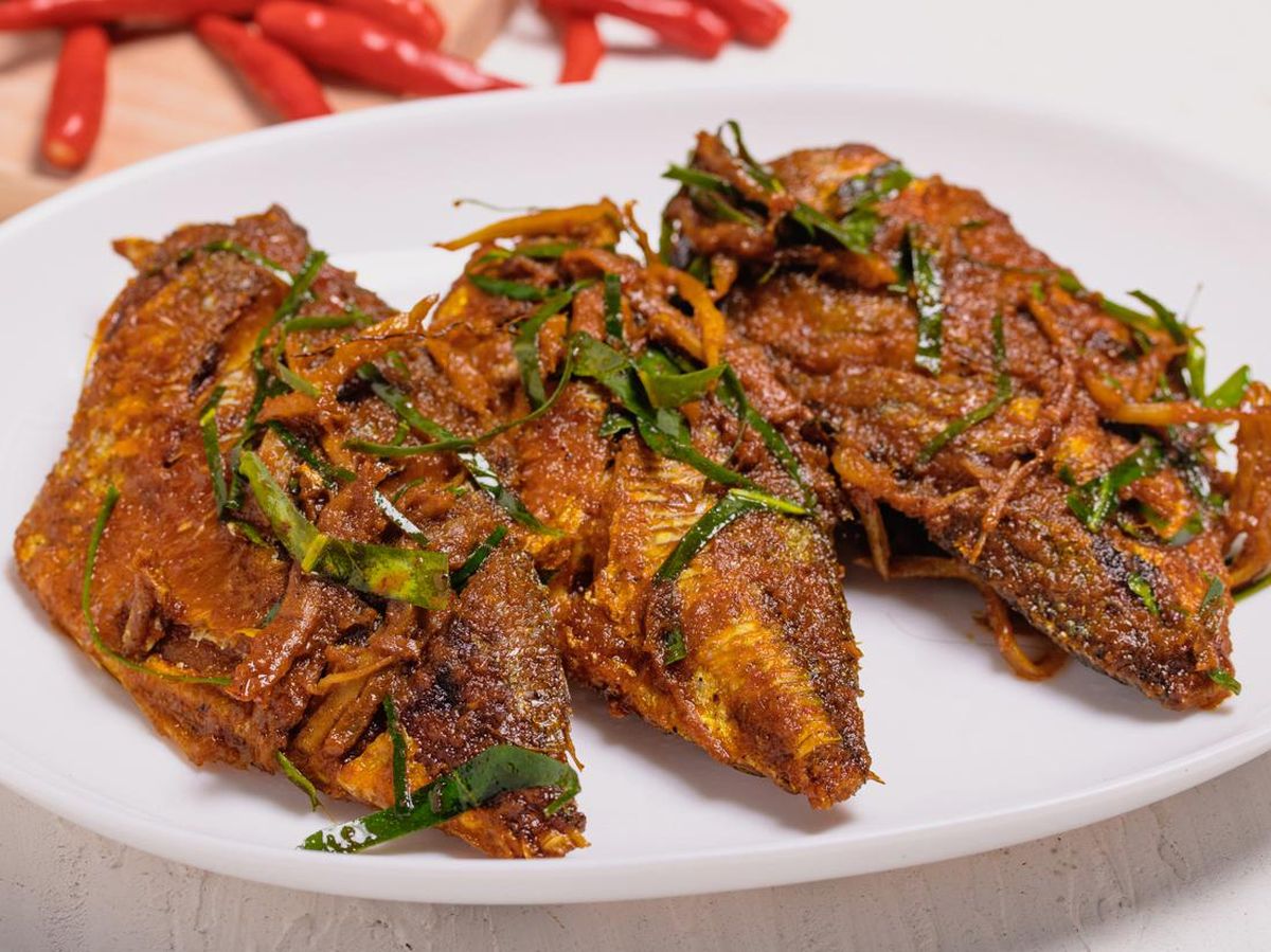 3 Resep Ikan Goreng dengan Sentuhan Bumbu Nusantara