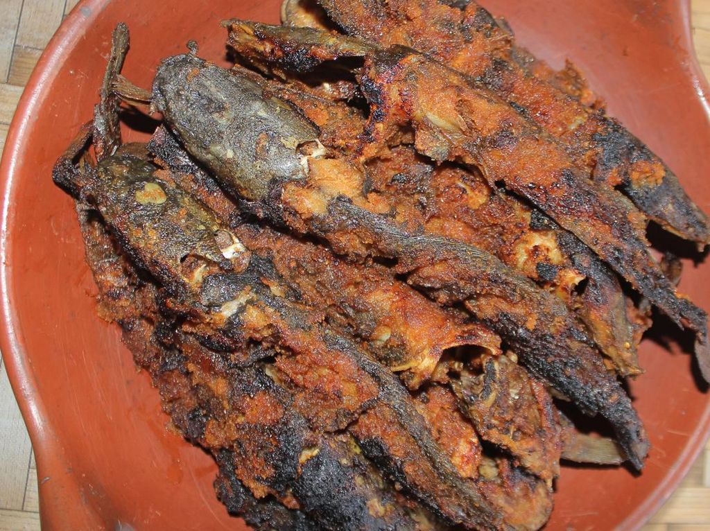 Resep Ikan Lele Bakar Bumbu Padang: Sensasi Pedas Gurih yang Menggoda