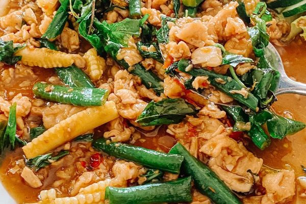 Tumis Ayam Sayur Pedas: Bekal Andalan yang Gak Pernah Bikin Bosan