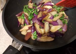 Tumis Terong Ungu Kemangi Pedas Manis