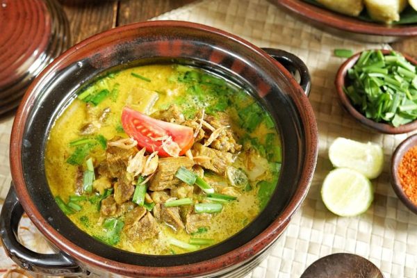 Empal Gentong Cirebon, Sajian Berkuah Kental yang Bikin Rindu Kampung