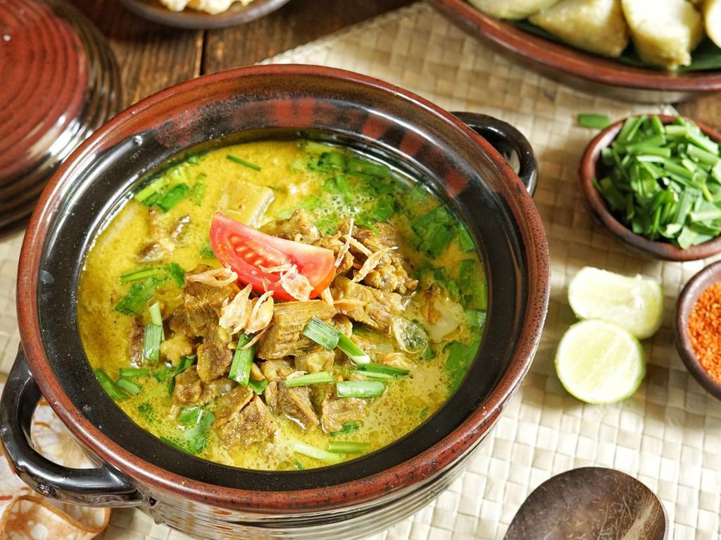 Empal Gentong Cirebon, Sajian Berkuah Kental yang Bikin Rindu Kampung