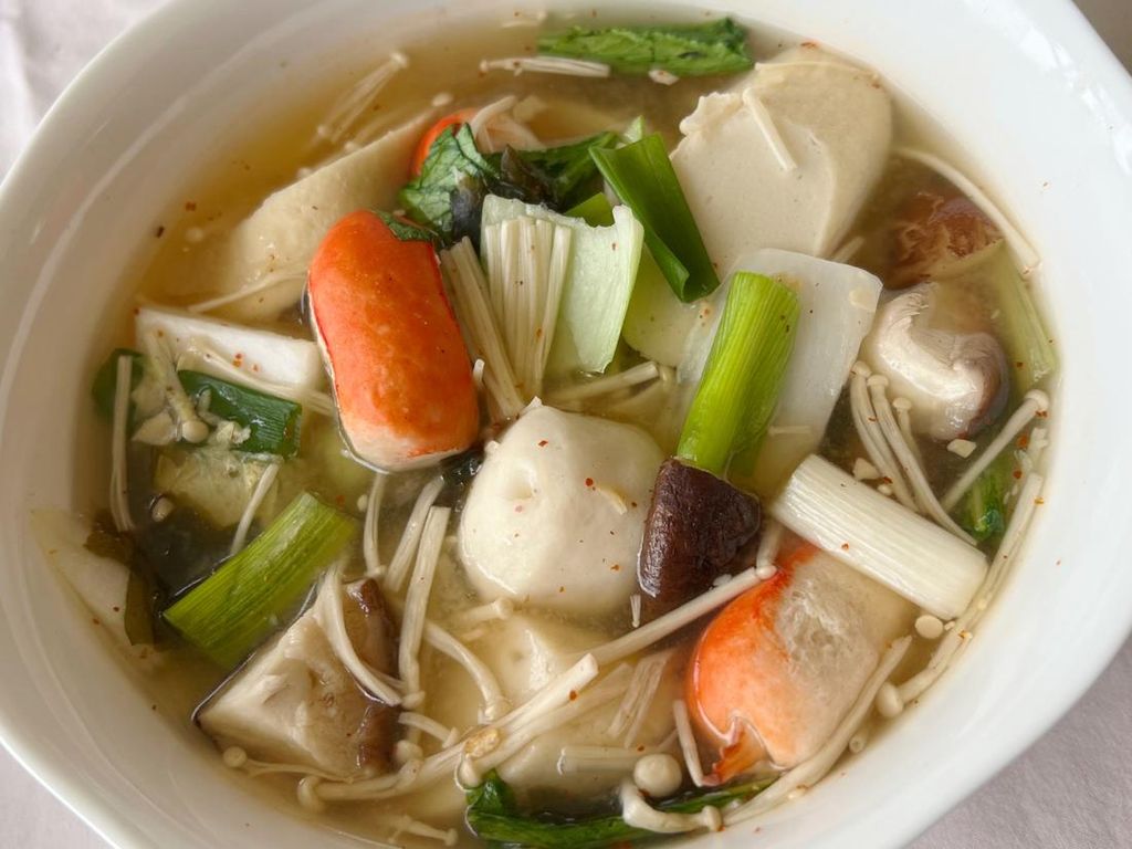 Resep Hotpot Bakso Rumahan: Kuah Pedas Segar, Isian Melimpah!