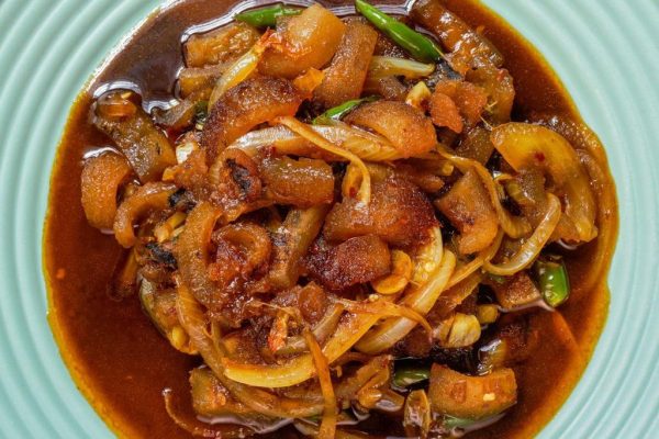 Kikil Oseng Rumahan: Pedas Manisnya Pas untuk Lauk Harian