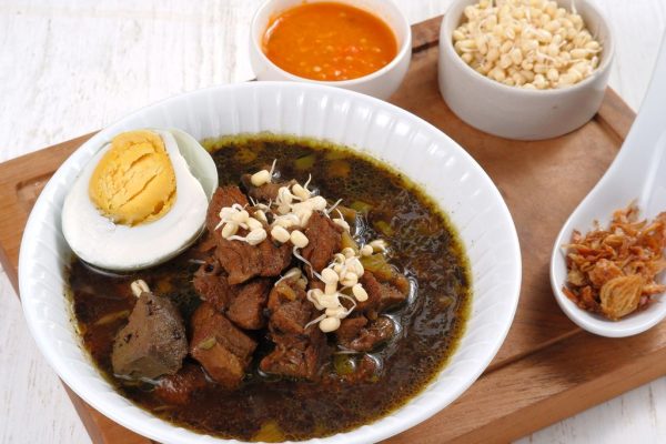 Resep Rawon Daging Empuk dengan Kluwek Pilihan, Wajib Coba!