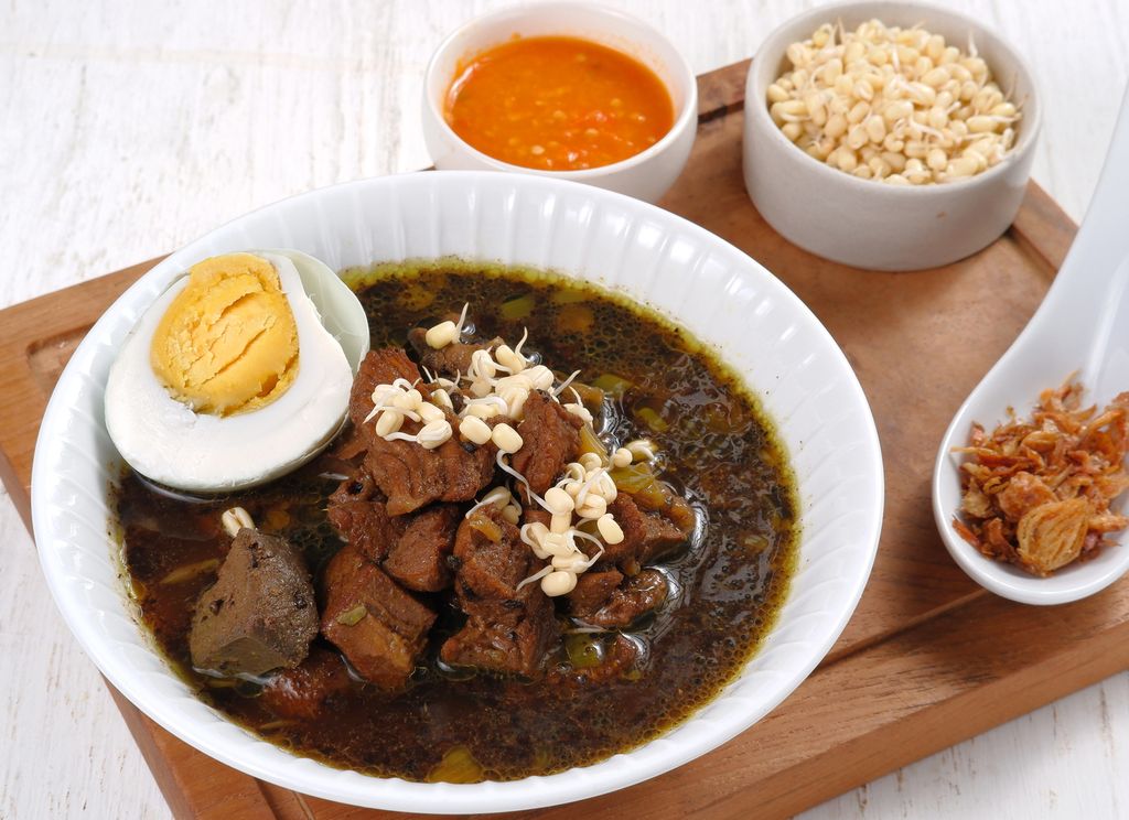 Resep Rawon Daging Empuk dengan Kluwek Pilihan, Wajib Coba!