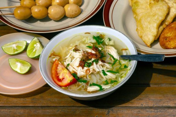 Soto Ayam Bening Semarang: Kesederhanaan yang Menggoda Lidah